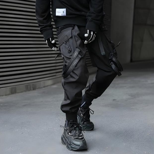 Man wearing black baggy pant men pocket on side