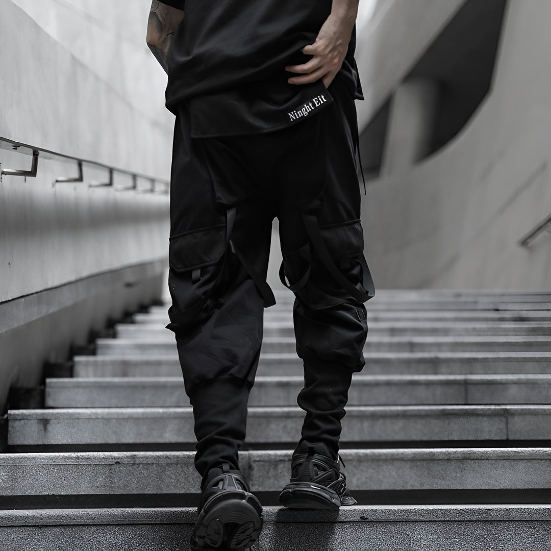 Man-Wearing-Techwear-UK-Black- Man-Wearing-Techwear-UK-Black-