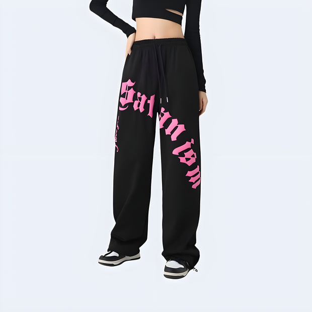 Women wearing pink letter pattern type cargo pant