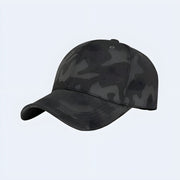 Military camo hat with adjustable straps in cotton – A stylish and practical accessory to complete your urban look. Comfortable and durable, perfect for techwear or outdoor styles.
